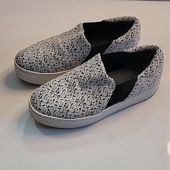Vince Warren Knit Animal Print Slip Ons - Picture 5 of 13